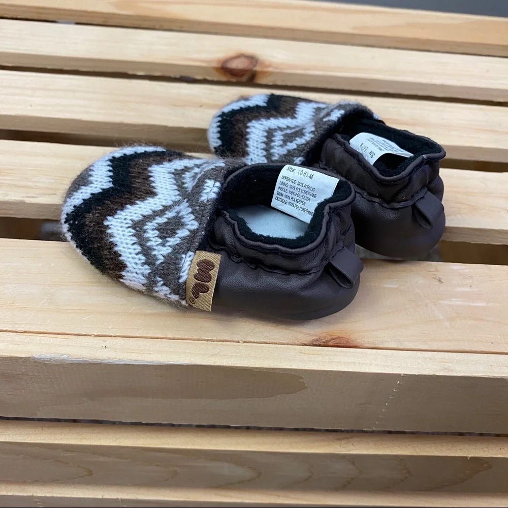Mukluks sweater moccasins size 0-6‎ months brown